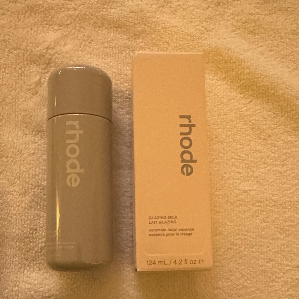 Brand New Rhode Glazing Milk Ceramide Facial Essence